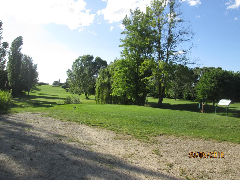 Agriturismo Il Pettirosso Guest House Forlì Eksteriør bilde